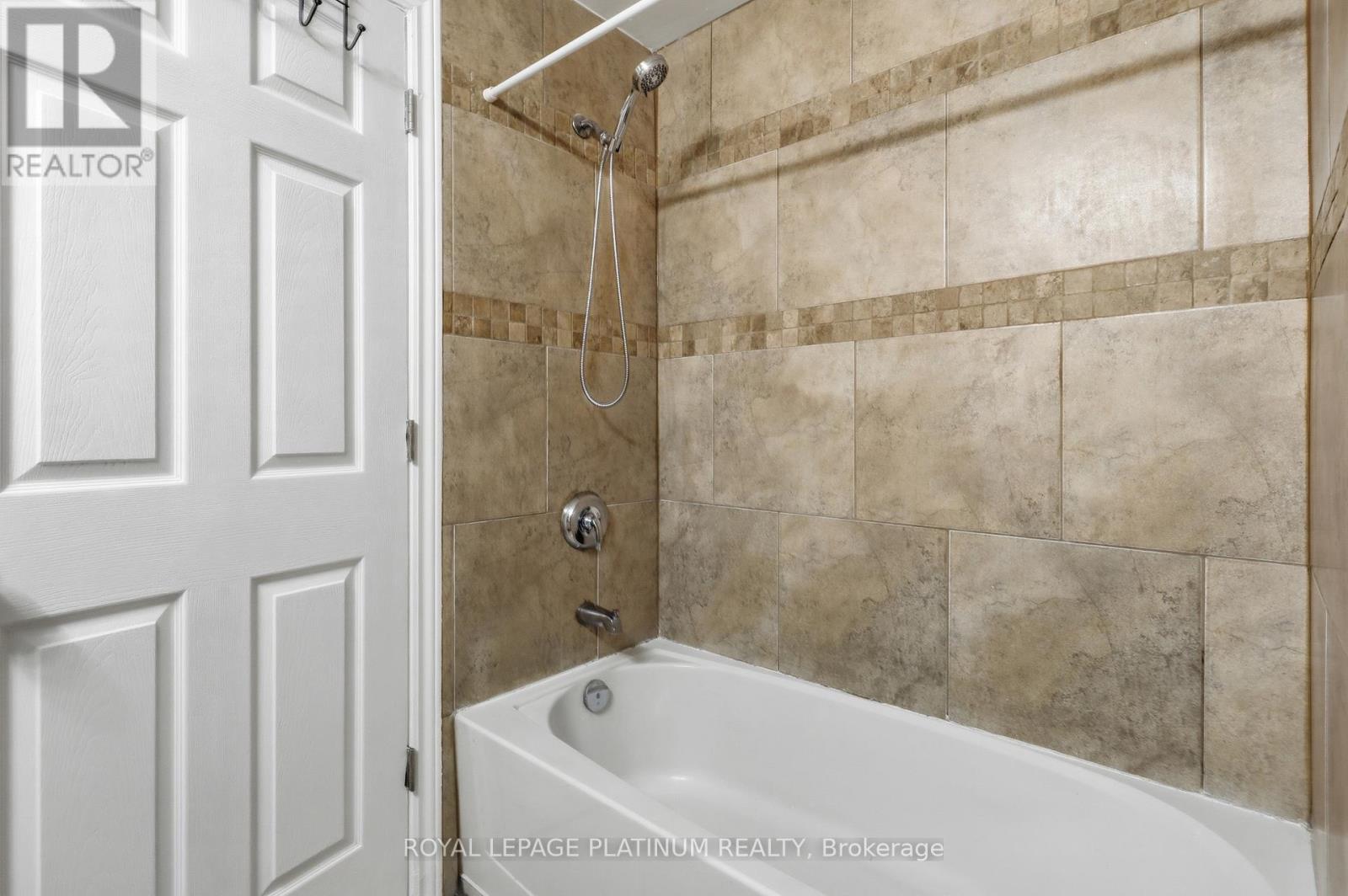 7 - 120 Sherman Avenue S, Hamilton, Ontario  L8M 2P9 - Photo 14 - X12928342