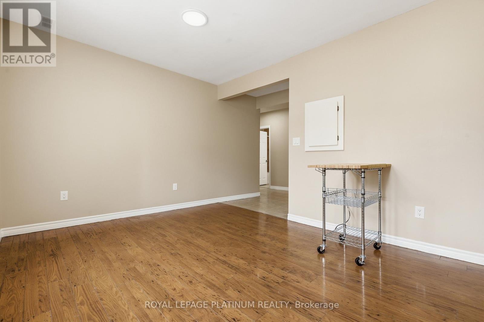 7 - 120 Sherman Avenue S, Hamilton, Ontario  L8M 2P9 - Photo 6 - X12928342