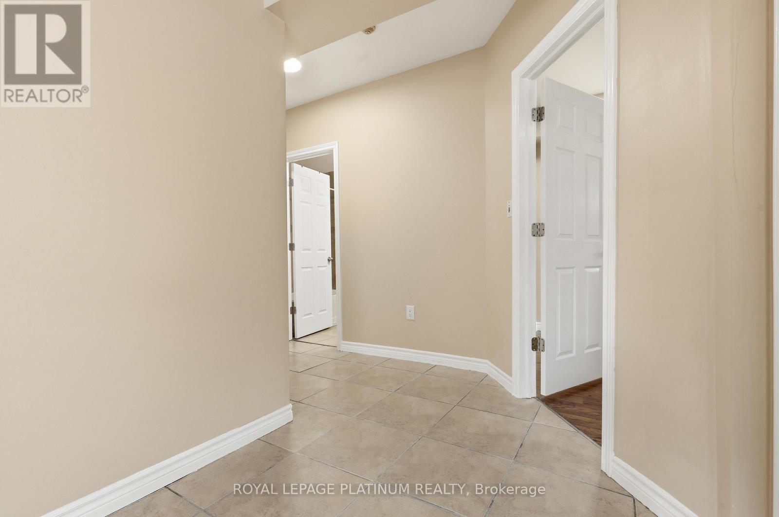 7 - 120 Sherman Avenue S, Hamilton, Ontario  L8M 2P9 - Photo 8 - X12928342