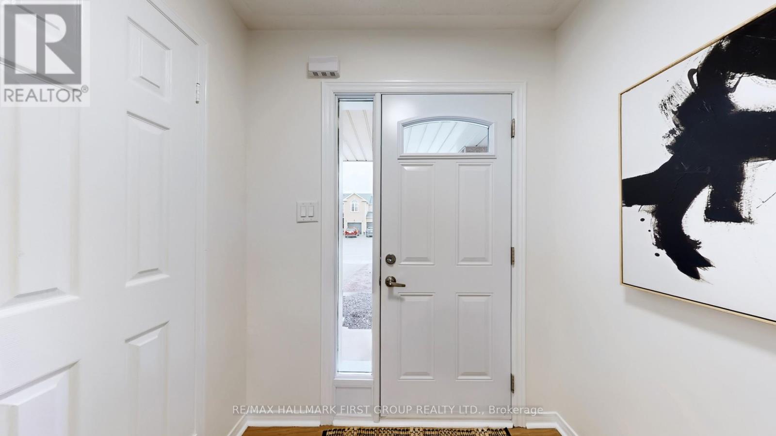 101 Creekwood Crescent, Whitby, Ontario  L1R 2K1 - Photo 5 - E12928668