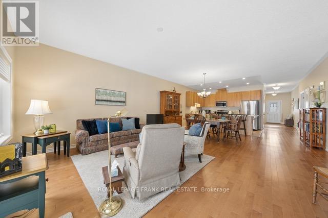 38 - 38 Fred Barnard Way, Uxbridge, Ontario L9P 0B9 - Photo 10 - N12928608