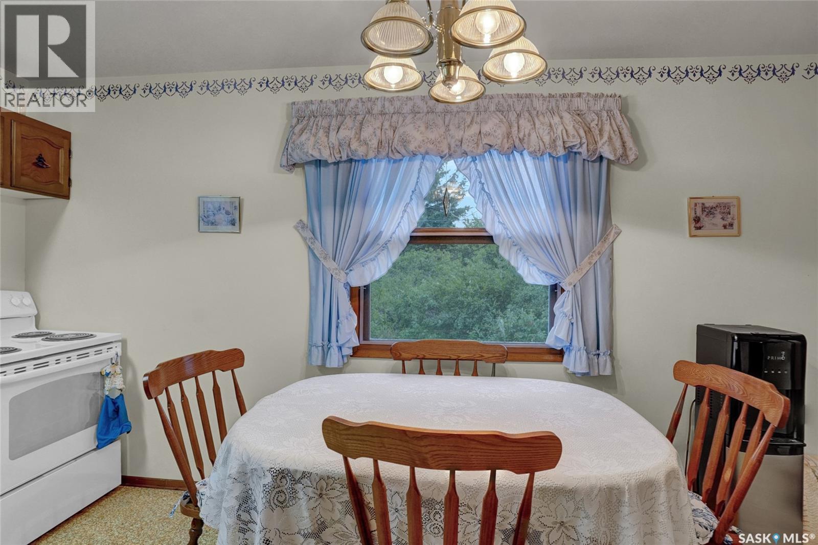 524 6th Avenue E, Assiniboia, Saskatchewan  S0H 0B0 - Photo 10 - SK019396