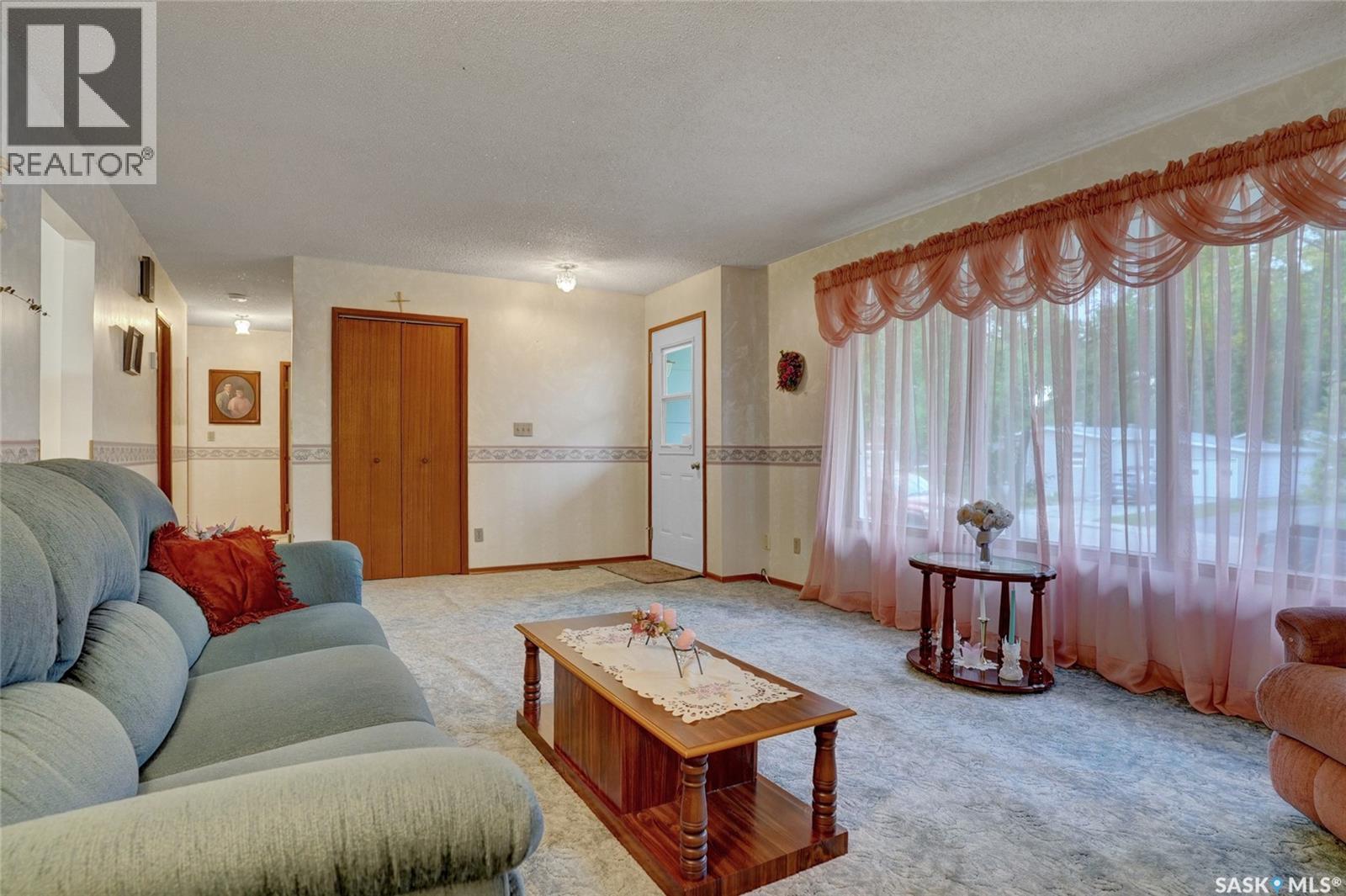 524 6th Avenue E, Assiniboia, Saskatchewan  S0H 0B0 - Photo 14 - SK019396