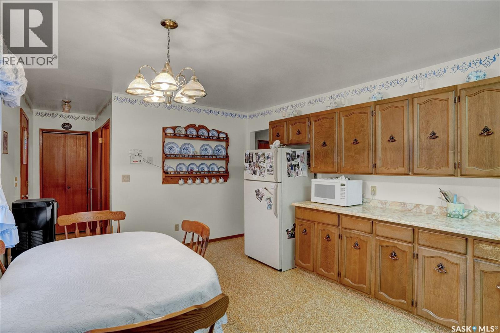 524 6th Avenue E, Assiniboia, Saskatchewan  S0H 0B0 - Photo 9 - SK019396