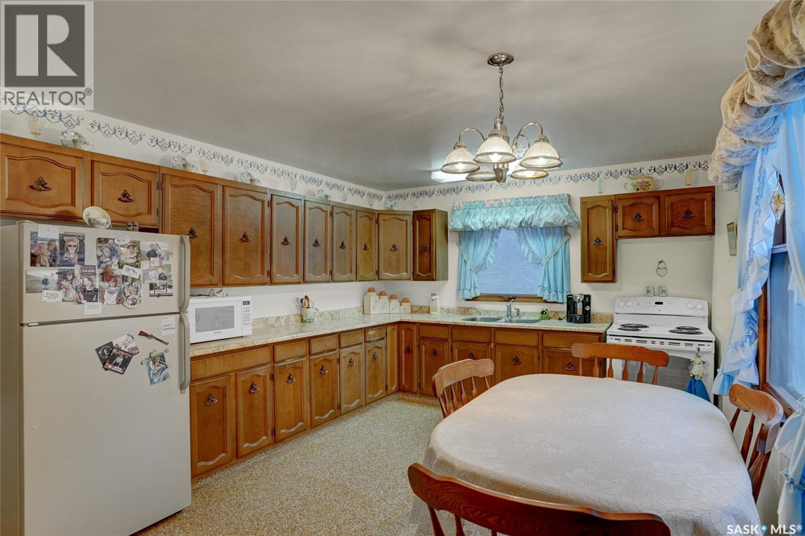 524 6th Avenue E, Assiniboia, Saskatchewan  S0H 0B0 - Photo 7 - SK019396