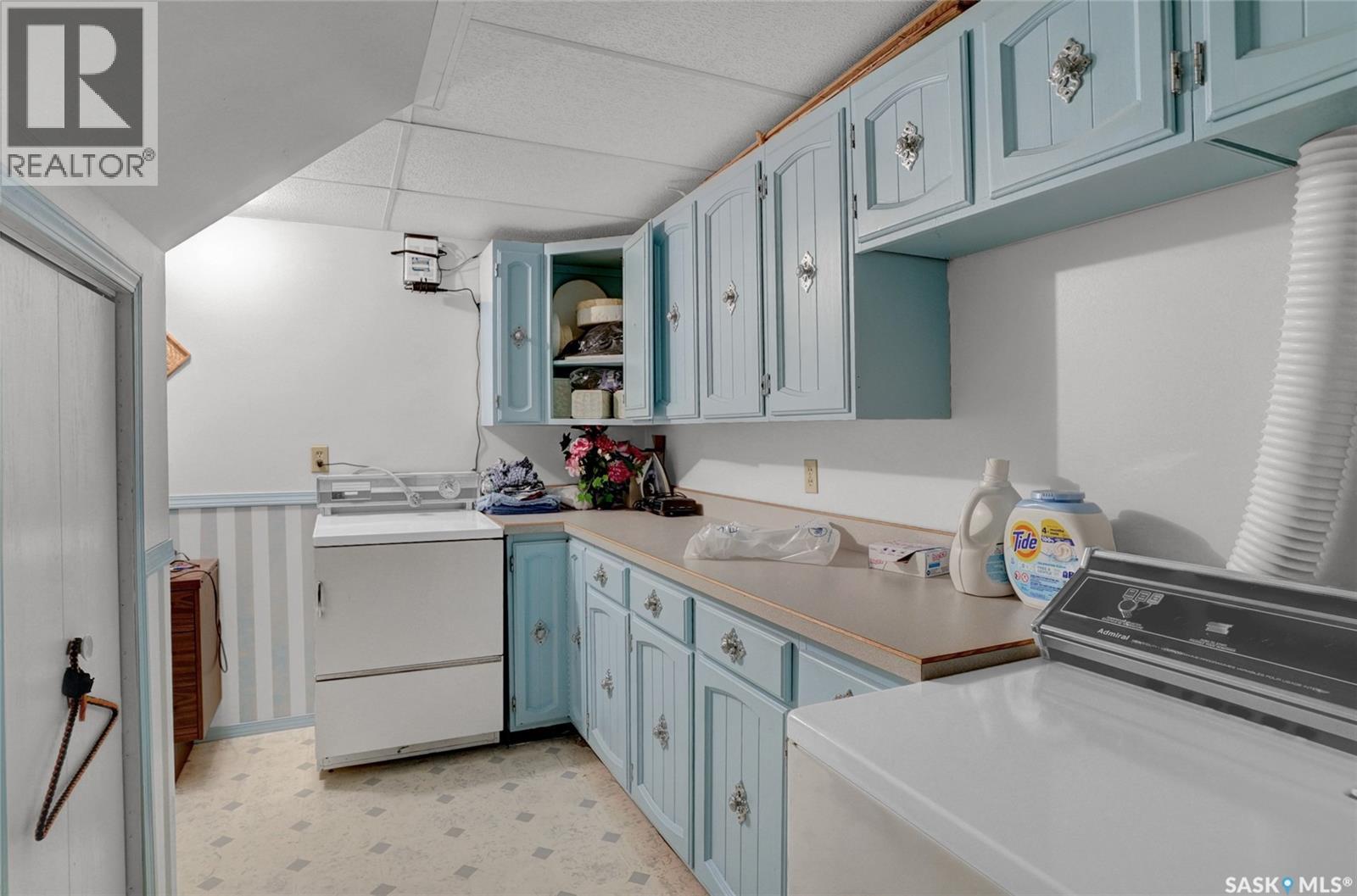 524 6th Avenue E, Assiniboia, Saskatchewan  S0H 0B0 - Photo 36 - SK019396