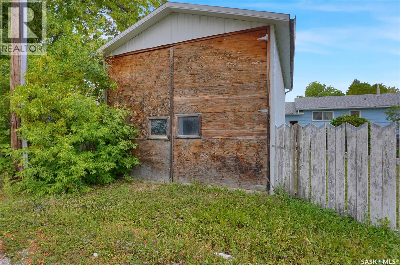 524 6th Avenue E, Assiniboia, Saskatchewan  S0H 0B0 - Photo 43 - SK019396