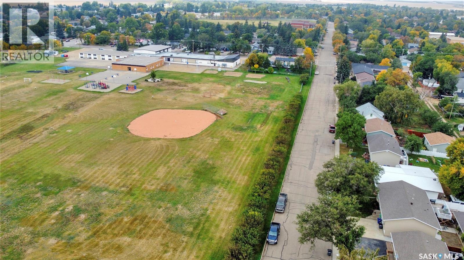 524 6th Avenue E, Assiniboia, Saskatchewan  S0H 0B0 - Photo 45 - SK019396