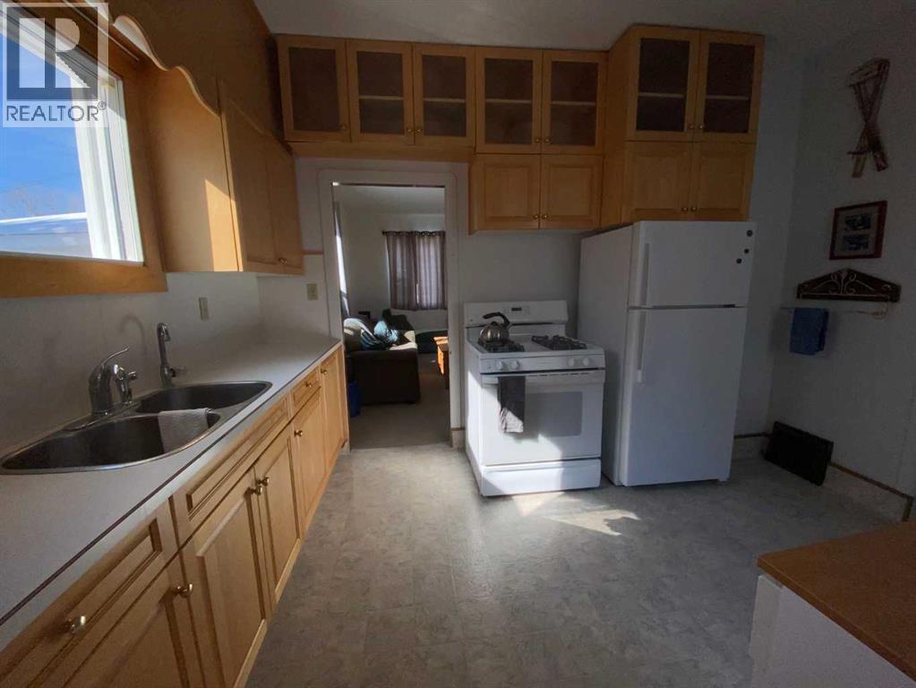 20601 25 Avenue, Bellevue, Alberta  T0K 0C0 - Photo 6 - A2295487