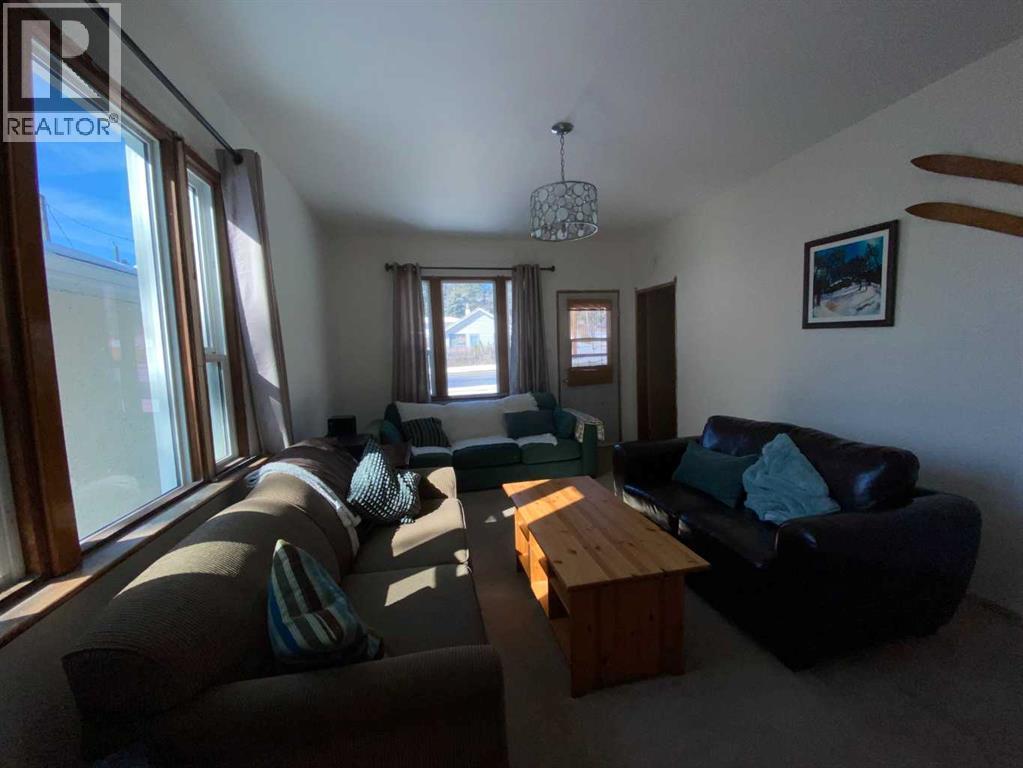 20601 25 Avenue, Bellevue, Alberta  T0K 0C0 - Photo 11 - A2295487