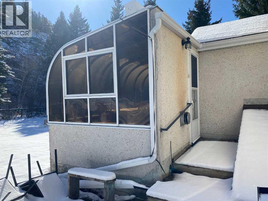 20601 25 Avenue, Bellevue, Alberta  T0K 0C0 - Photo 3 - A2295487