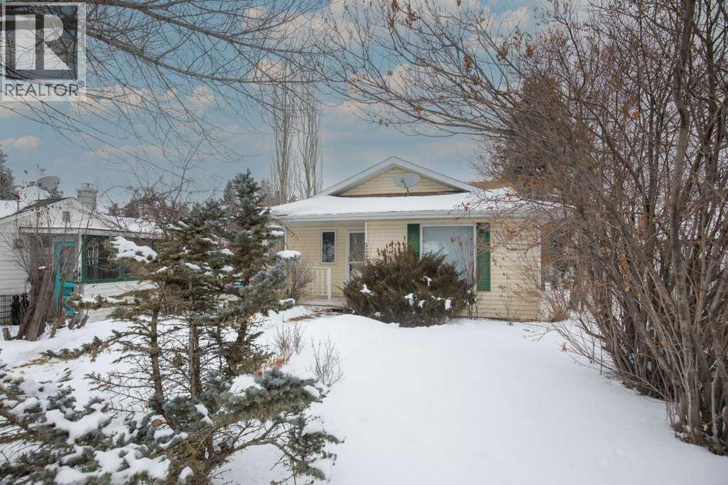 5242 50 Avenue, Sylvan Lake, Alberta  T4S 1E7 - Photo 2 - A2289976