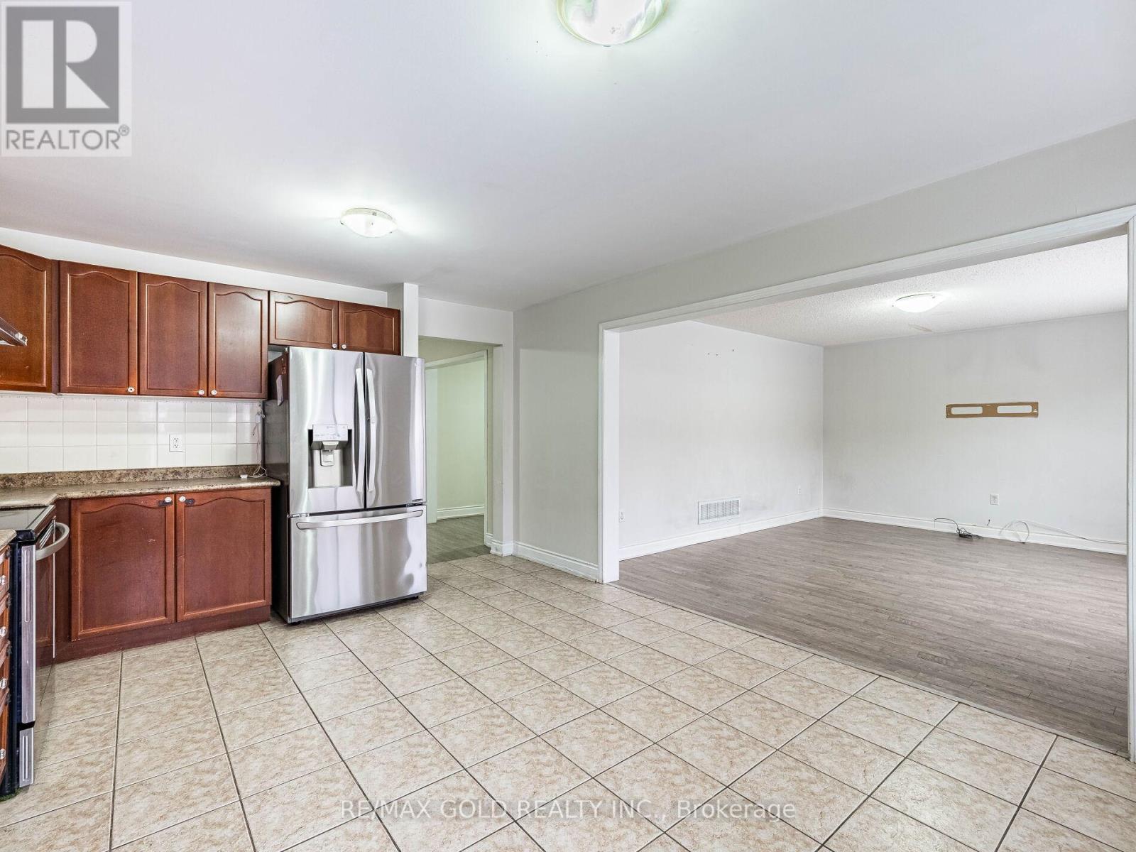 42 Zimmer Street, Brampton, Ontario  L6S 6L9 - Photo 22 - W12919110