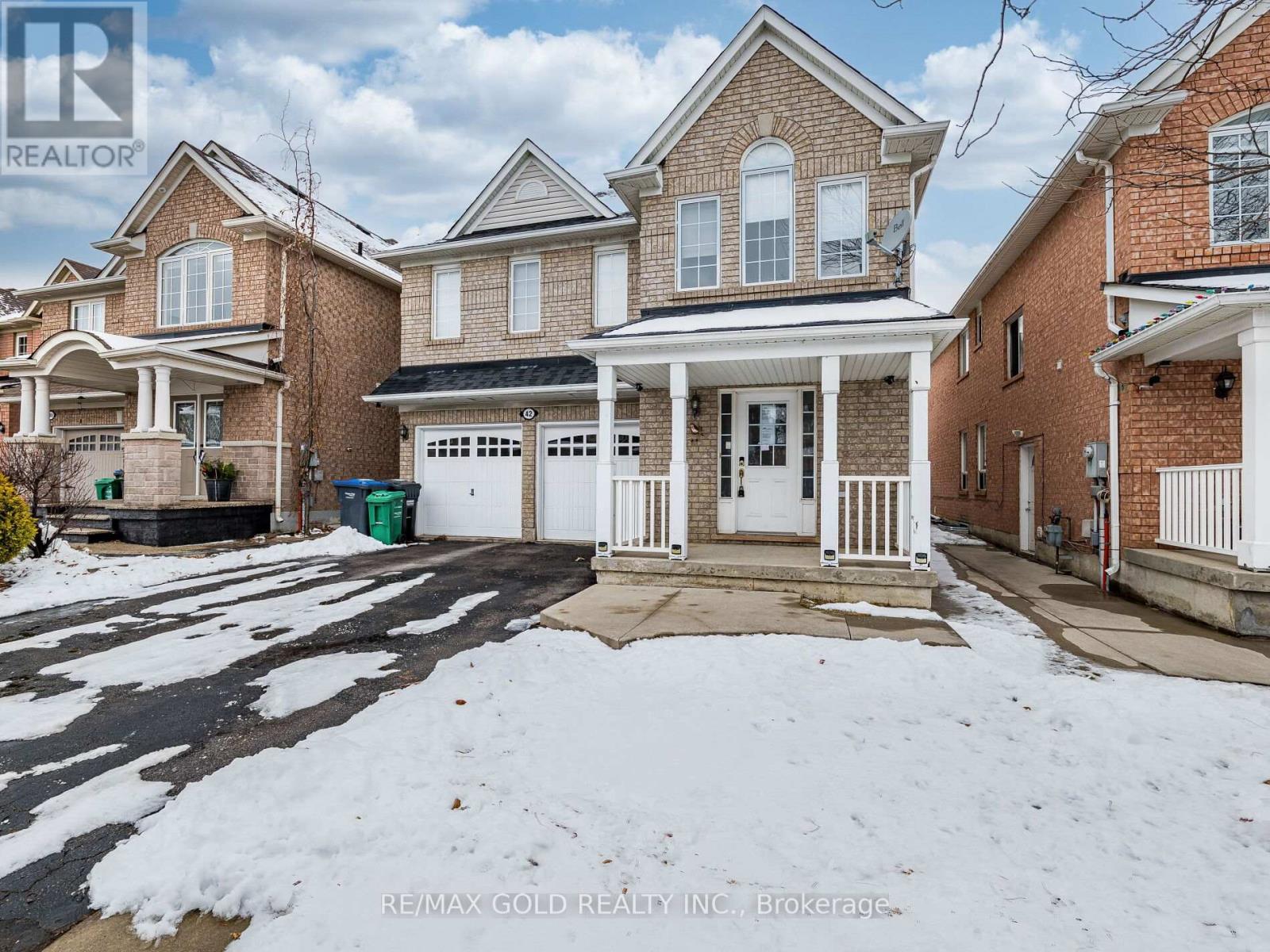 42 Zimmer Street, Brampton, Ontario  L6S 6L9 - Photo 4 - W12919110