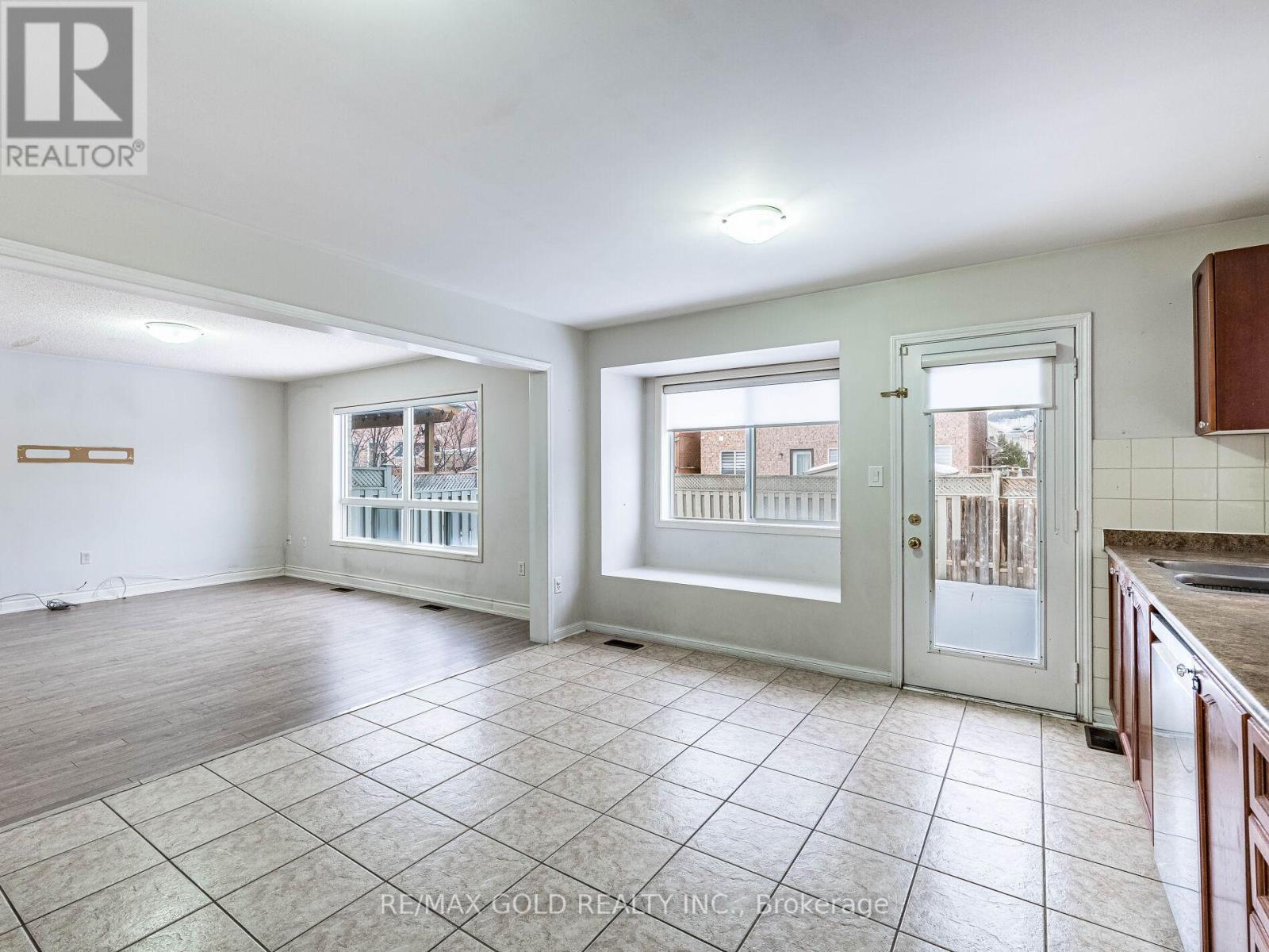 42 Zimmer Street, Brampton, Ontario  L6S 6L9 - Photo 18 - W12919110