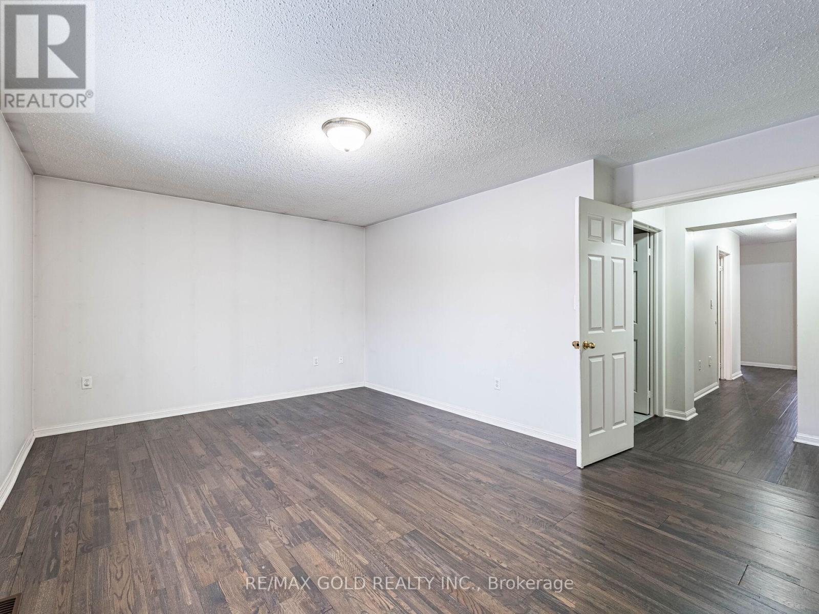 42 Zimmer Street, Brampton, Ontario  L6S 6L9 - Photo 37 - W12919110