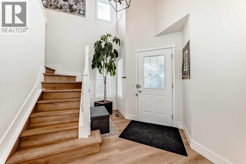 94 Cougar Plateau Way Sw, Calgary, Alberta  T3H 5S4 - Photo 4 - A2295805