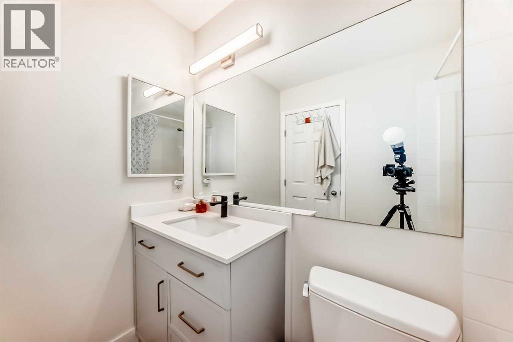 94 Cougar Plateau Way Sw, Calgary, Alberta  T3H 5S4 - Photo 32 - A2295805