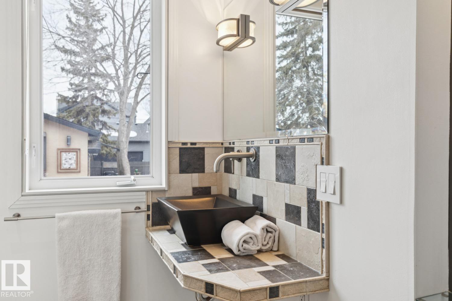 10537 140 St Nw, Edmonton, Alberta  T5N 2M1 - Photo 28 - E4477842