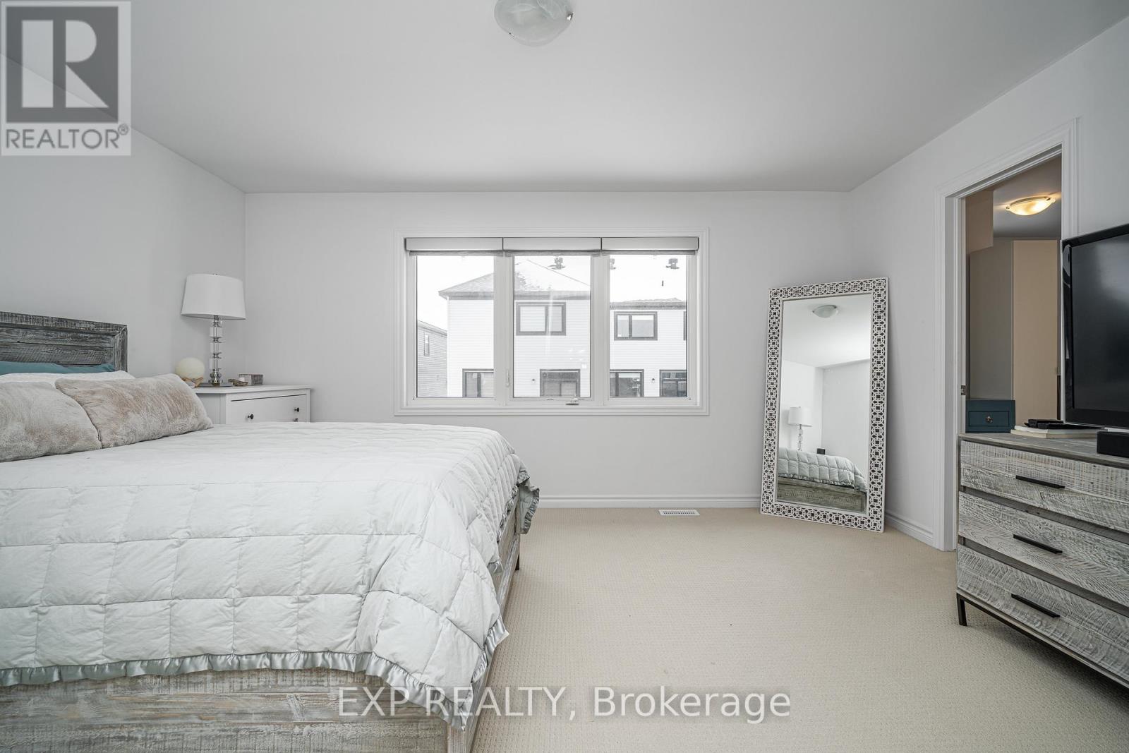 99 Dun Skipper Drive, Ottawa, Ontario  K1X 0G1 - Photo 13 - X12928628