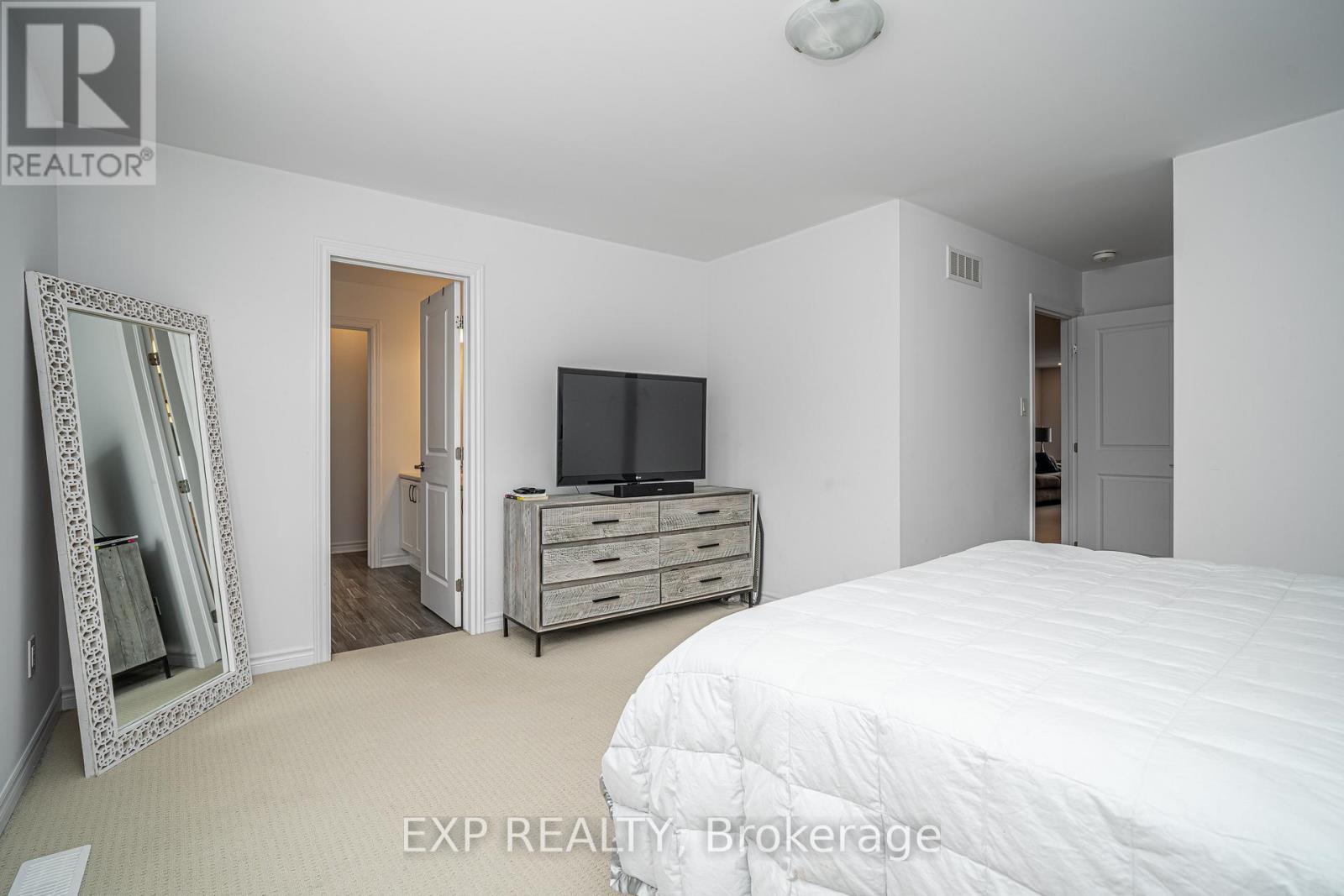 99 Dun Skipper Drive, Ottawa, Ontario  K1X 0G1 - Photo 14 - X12928628