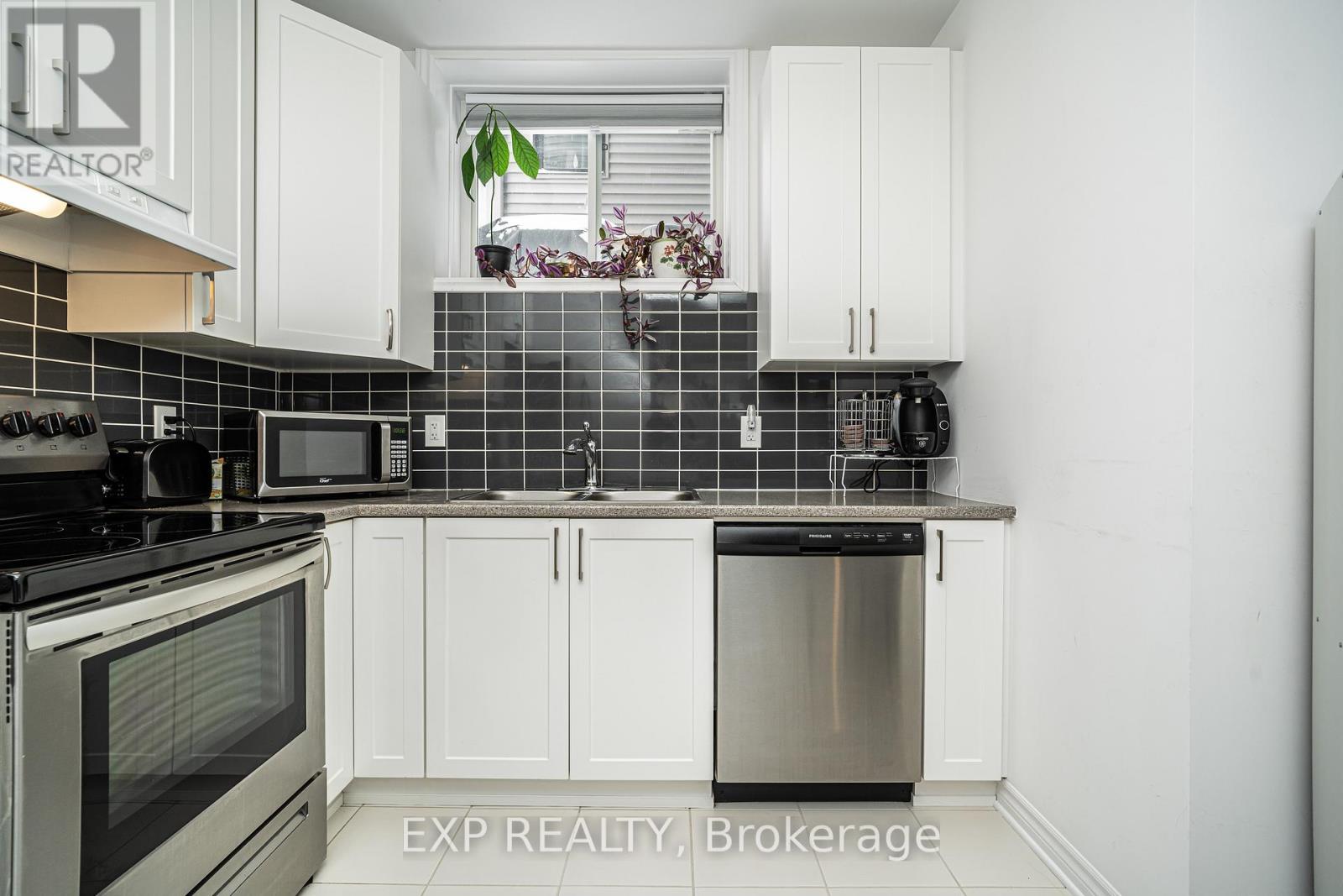 99 Dun Skipper Drive, Ottawa, Ontario  K1X 0G1 - Photo 33 - X12928628