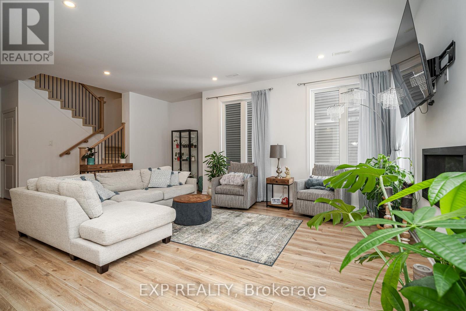 99 Dun Skipper Drive, Ottawa, Ontario  K1X 0G1 - Photo 4 - X12928628