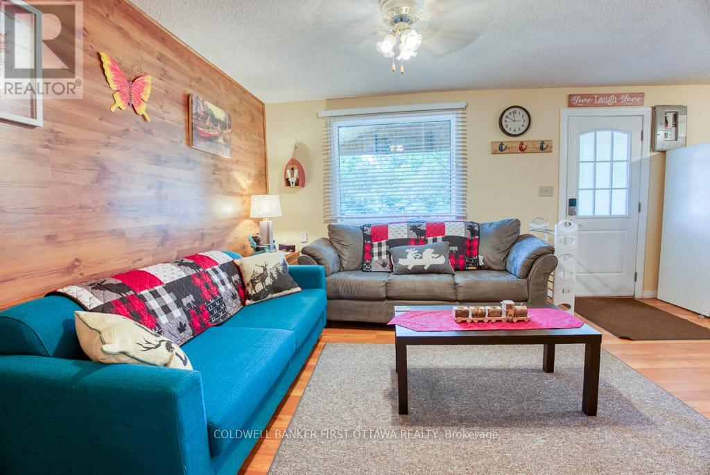 1036 Rossland Lane, Frontenac (Frontenac Centre), Ontario  K0H 1B0 - Photo 10 - X12928634