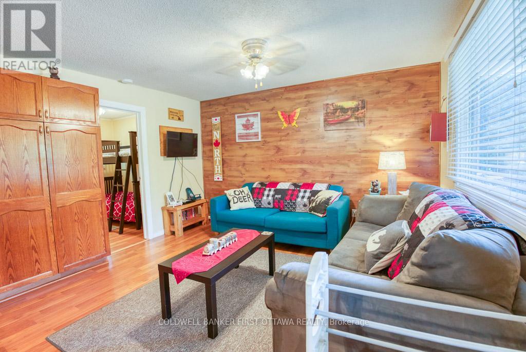 1036 Rossland Lane, Frontenac (Frontenac Centre), Ontario  K0H 1B0 - Photo 8 - X12928634