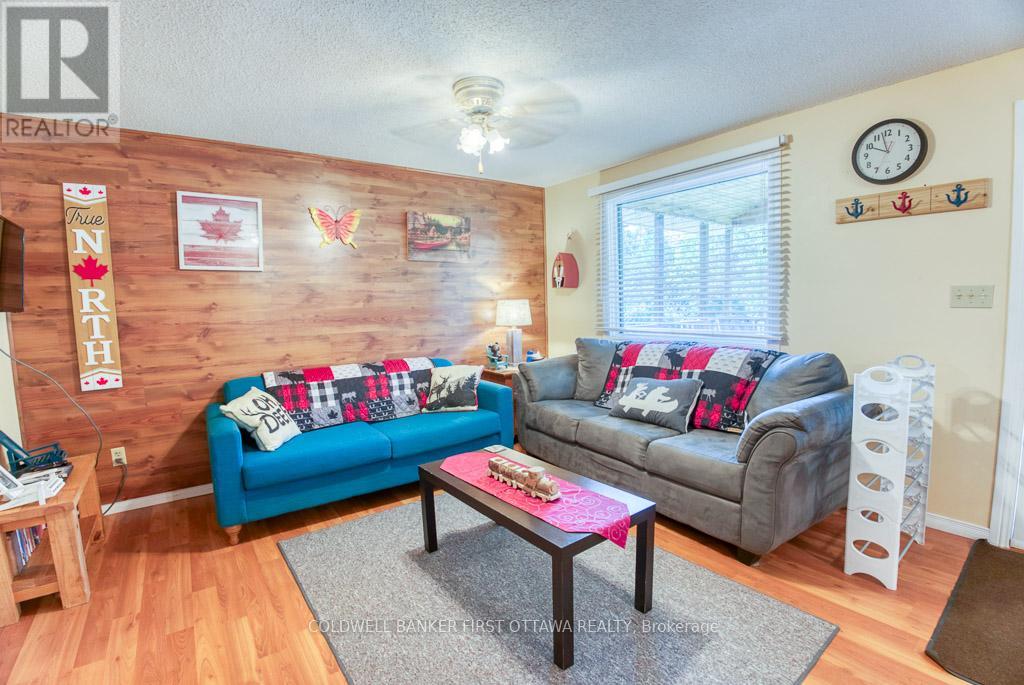 1036 Rossland Lane, Frontenac (Frontenac Centre), Ontario  K0H 1B0 - Photo 9 - X12928634