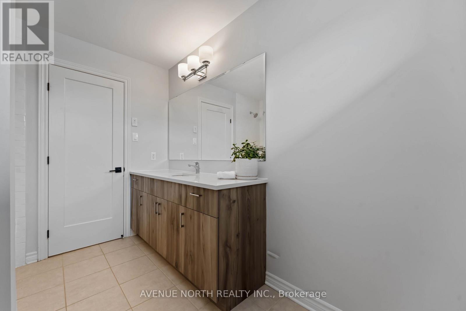 711 Moonflower Crescent, Ottawa, Ontario  K1T 0X8 - Photo 32 - X12928698