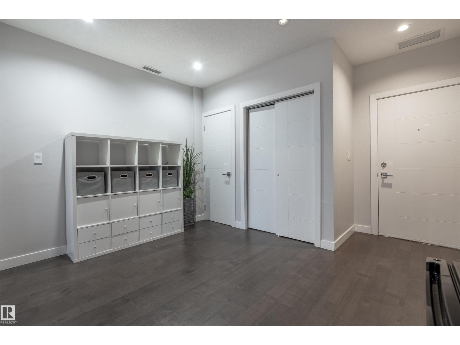 #901 10238 103 St Nw, Edmonton, Alberta  T5J 0G6 - Photo 2 - E4479305