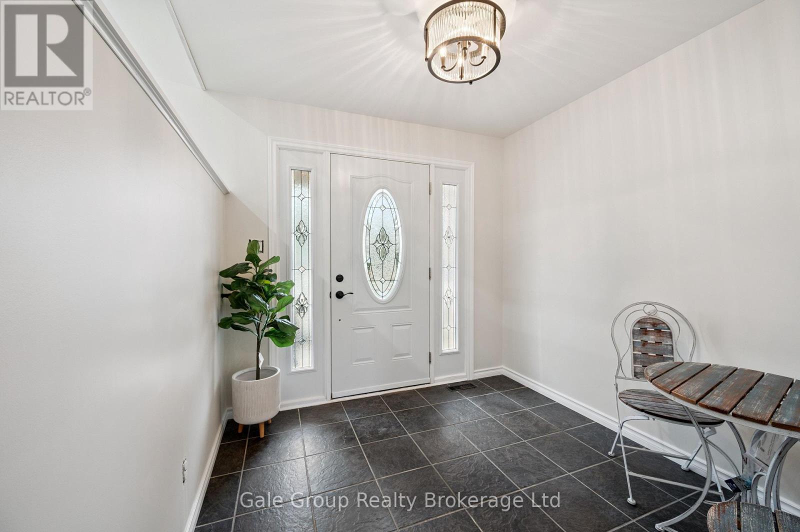 165 Brookside Crescent, Kitchener, Ontario  N2N 1G9 - Photo 5 - X12928680