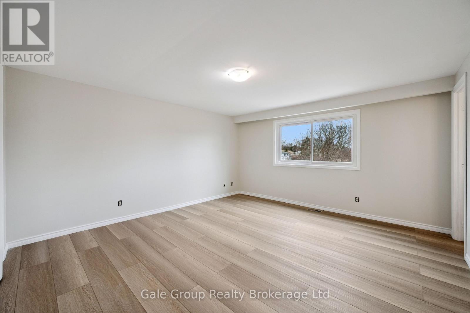 165 Brookside Crescent, Kitchener, Ontario  N2N 1G9 - Photo 7 - X12928680