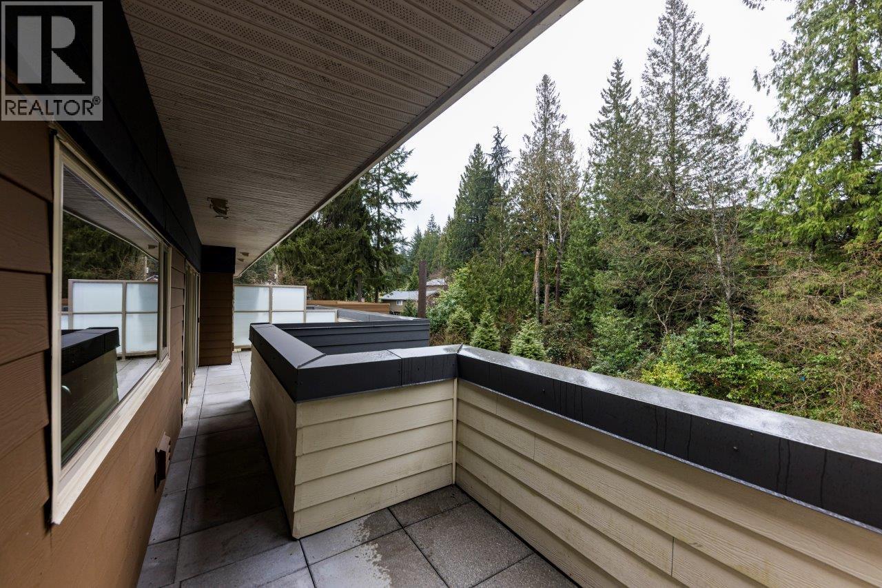 Ph1 2832 Capilano Road, North Vancouver, British Columbia  V7R 4H5 - Photo 22 - R3104239