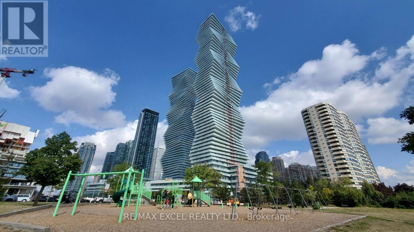 2108 - 3883 Quartz Road S, Mississauga, Ontario  L5B 0M4 - Photo 2 - W12756738