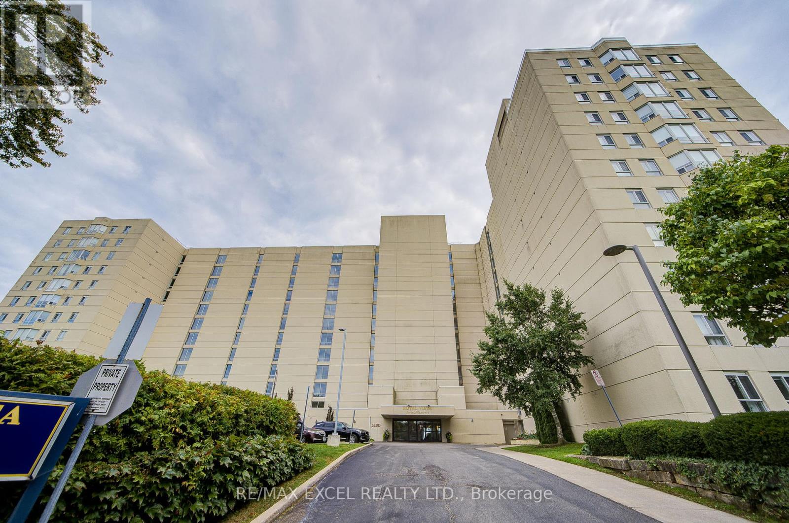 1107 - 5280 Lakeshore Road, Burlington, Ontario  L7L 5R1 - Photo 1 - W12750934