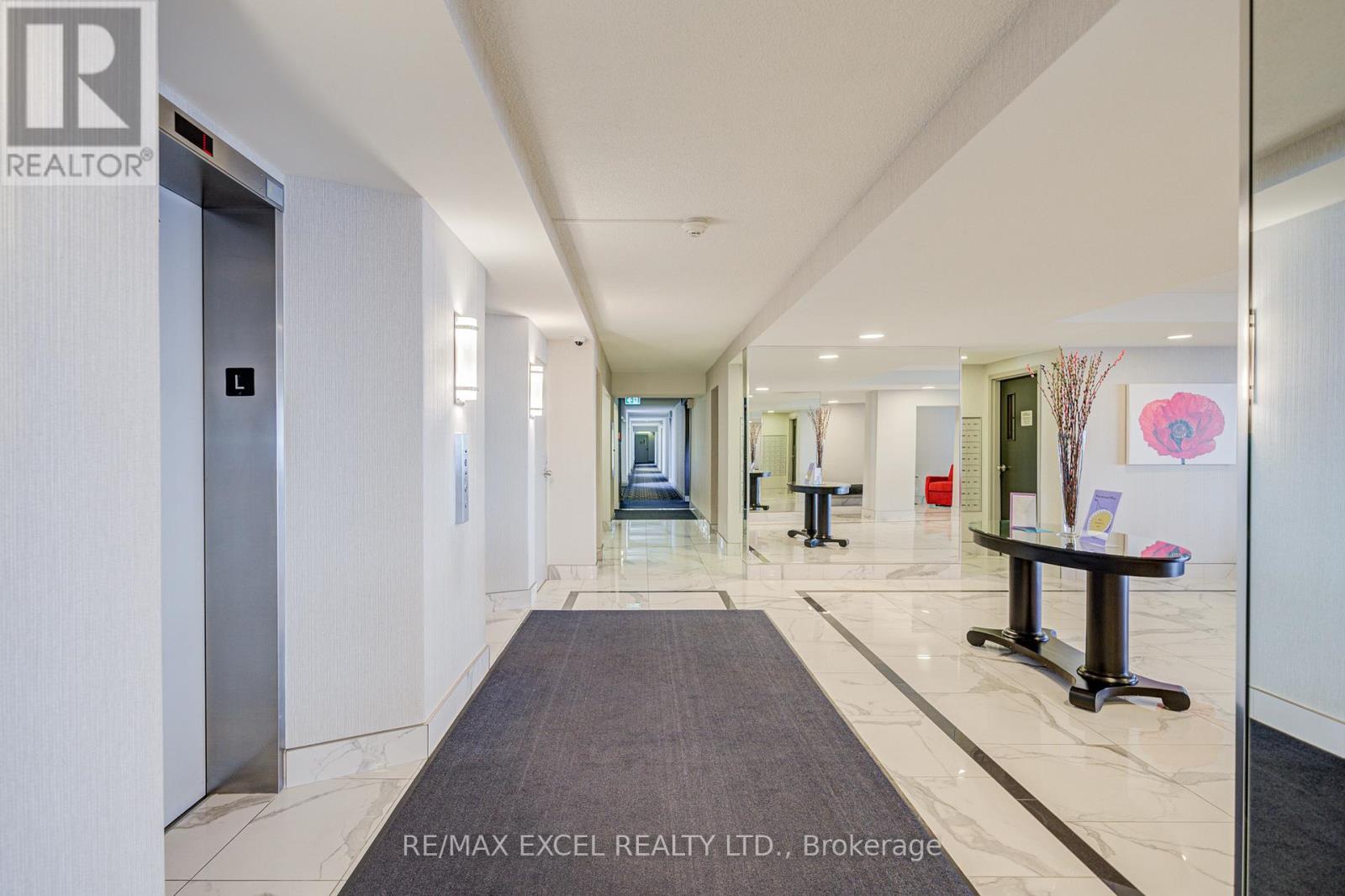 1107 - 5280 Lakeshore Road, Burlington, Ontario  L7L 5R1 - Photo 4 - W12750934