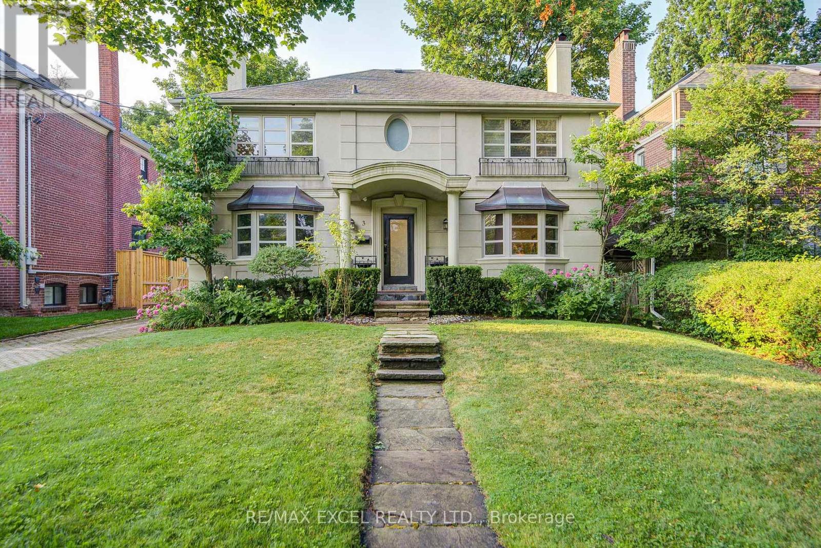 3 Silverwood Avenue, Toronto, Ontario  M5P 1W3 - Photo 2 - C12586536