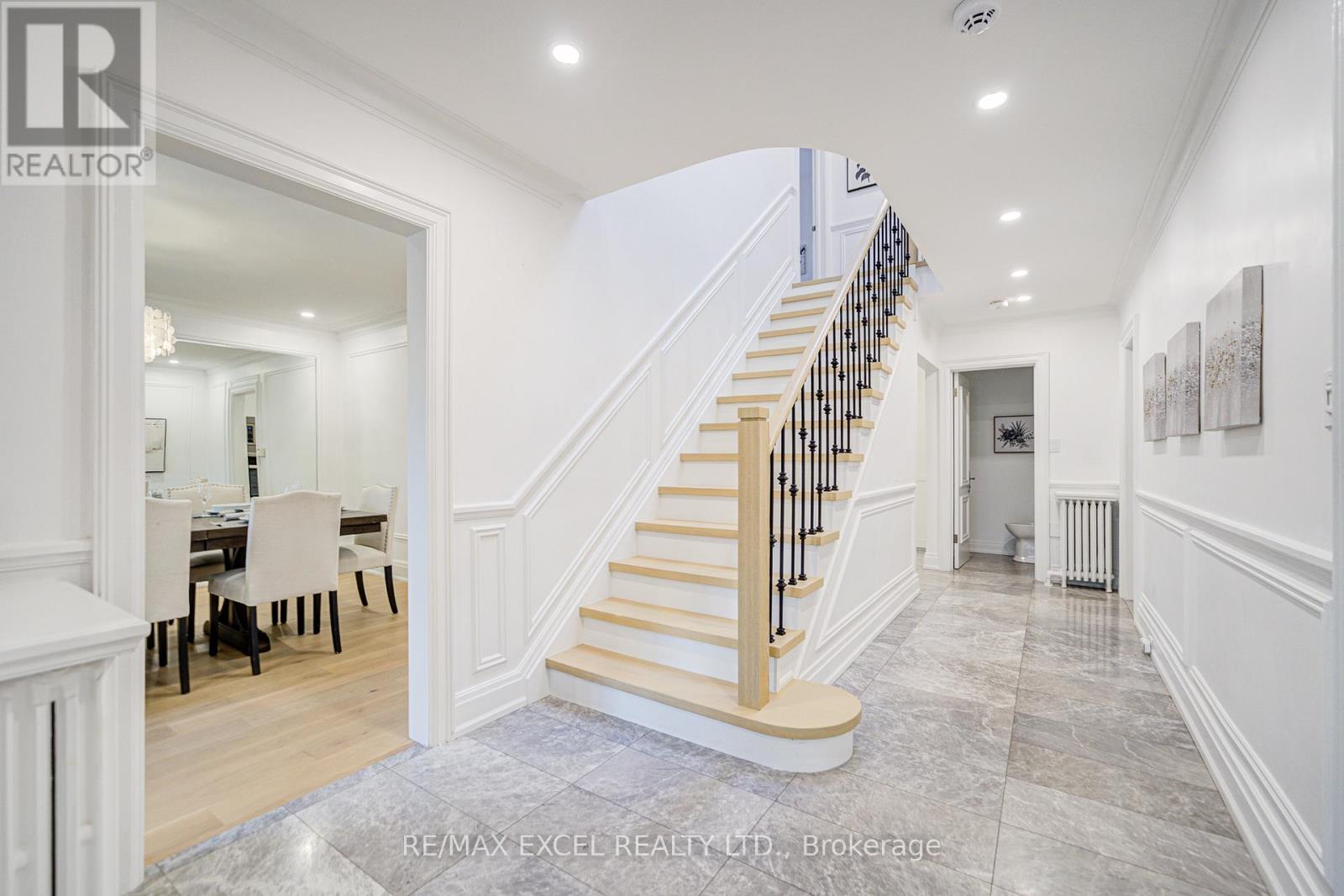 3 Silverwood Avenue, Toronto, Ontario  M5P 1W3 - Photo 5 - C12586536