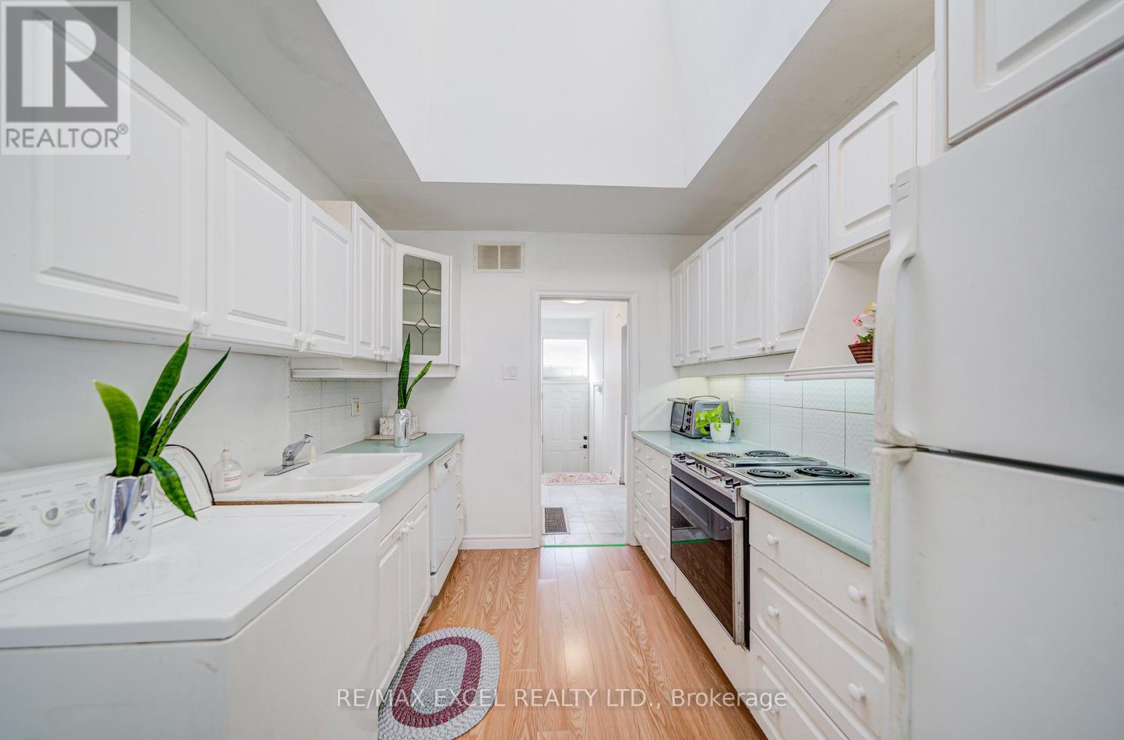 334 Moore Park Avenue, Toronto, Ontario  M2R 2R6 - Photo 16 - C12606110