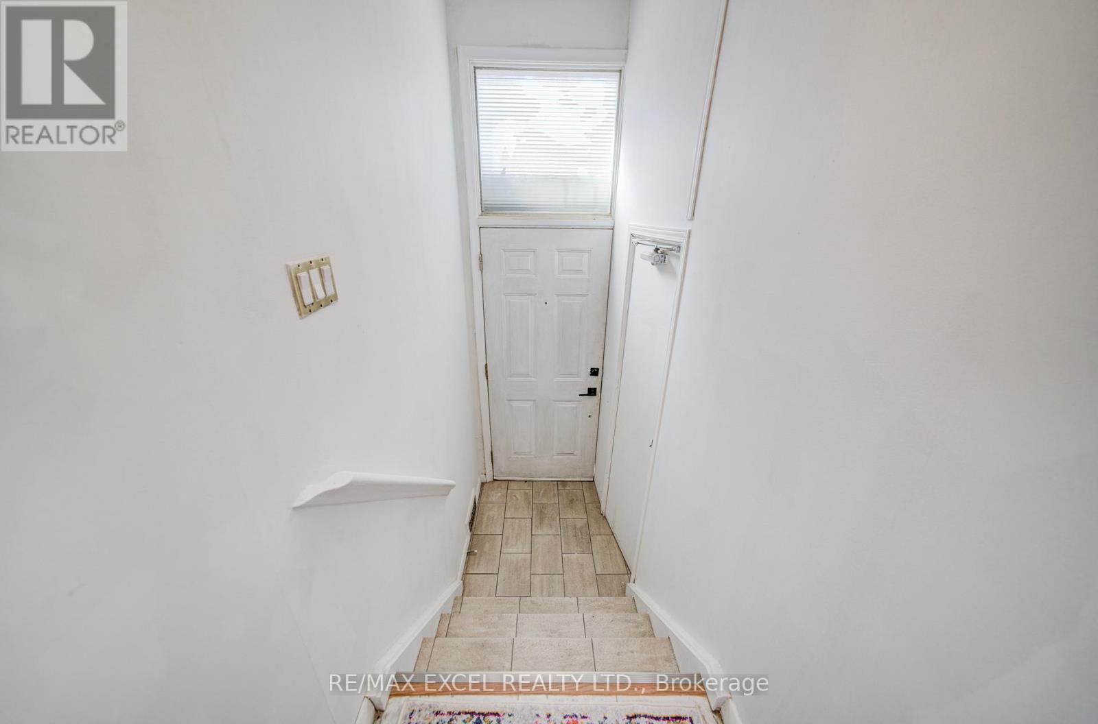 334 Moore Park Avenue, Toronto, Ontario  M2R 2R6 - Photo 5 - C12606110