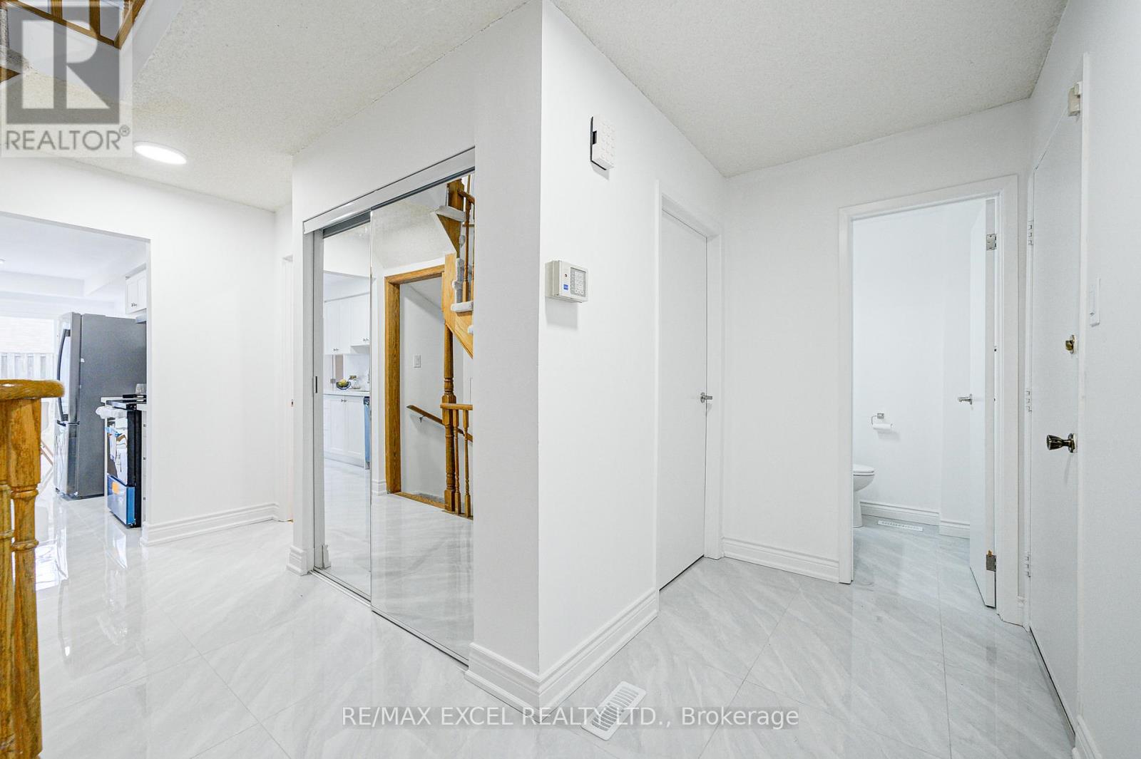 158 Ingleton Boulevard, Toronto (Milliken), Ontario  M1V 1Z8 - Photo 4 - E12835970