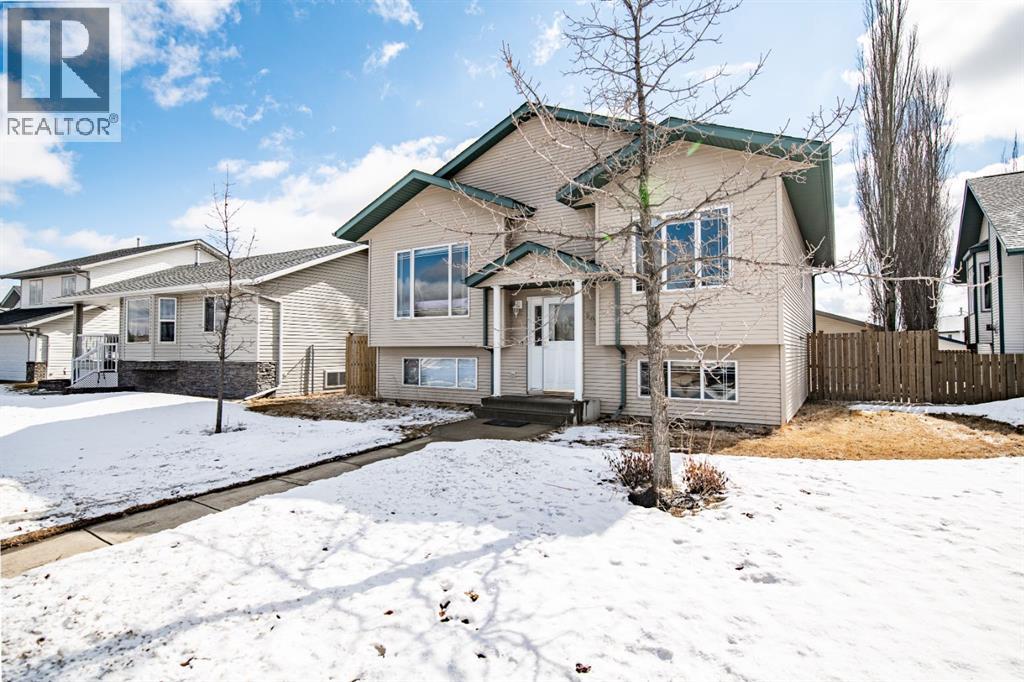 203 Duston Street, Red Deer, Alberta  T4R 2W1 - Photo 2 - A2295478