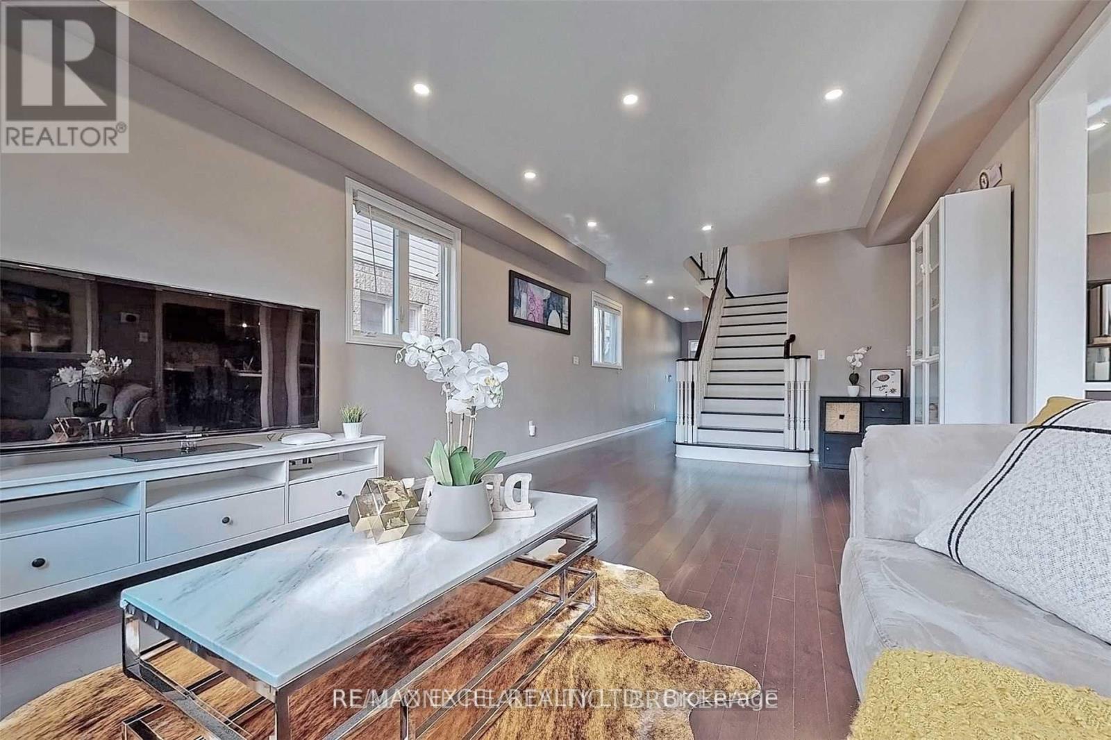 Main - 145 Cabin Trail Crescent, Whitchurch-Stouffville, Ontario  L4A 0S7 - Photo 7 - N12859504