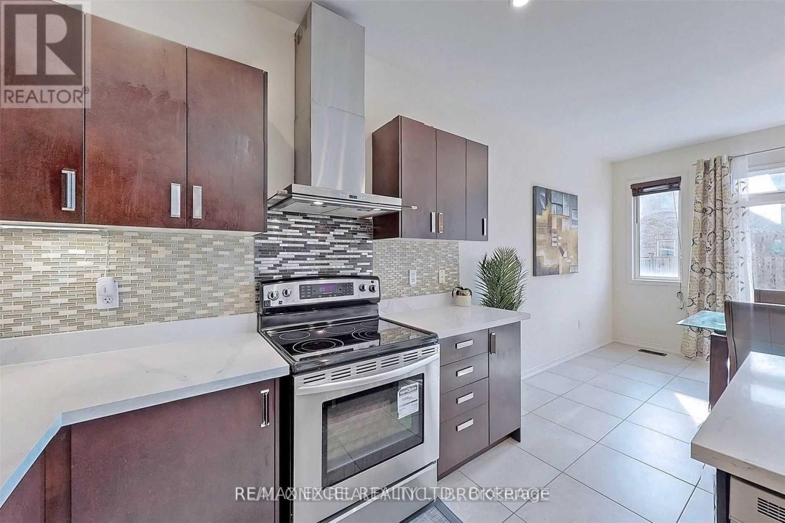 Main - 145 Cabin Trail Crescent, Whitchurch-Stouffville, Ontario  L4A 0S7 - Photo 13 - N12859504