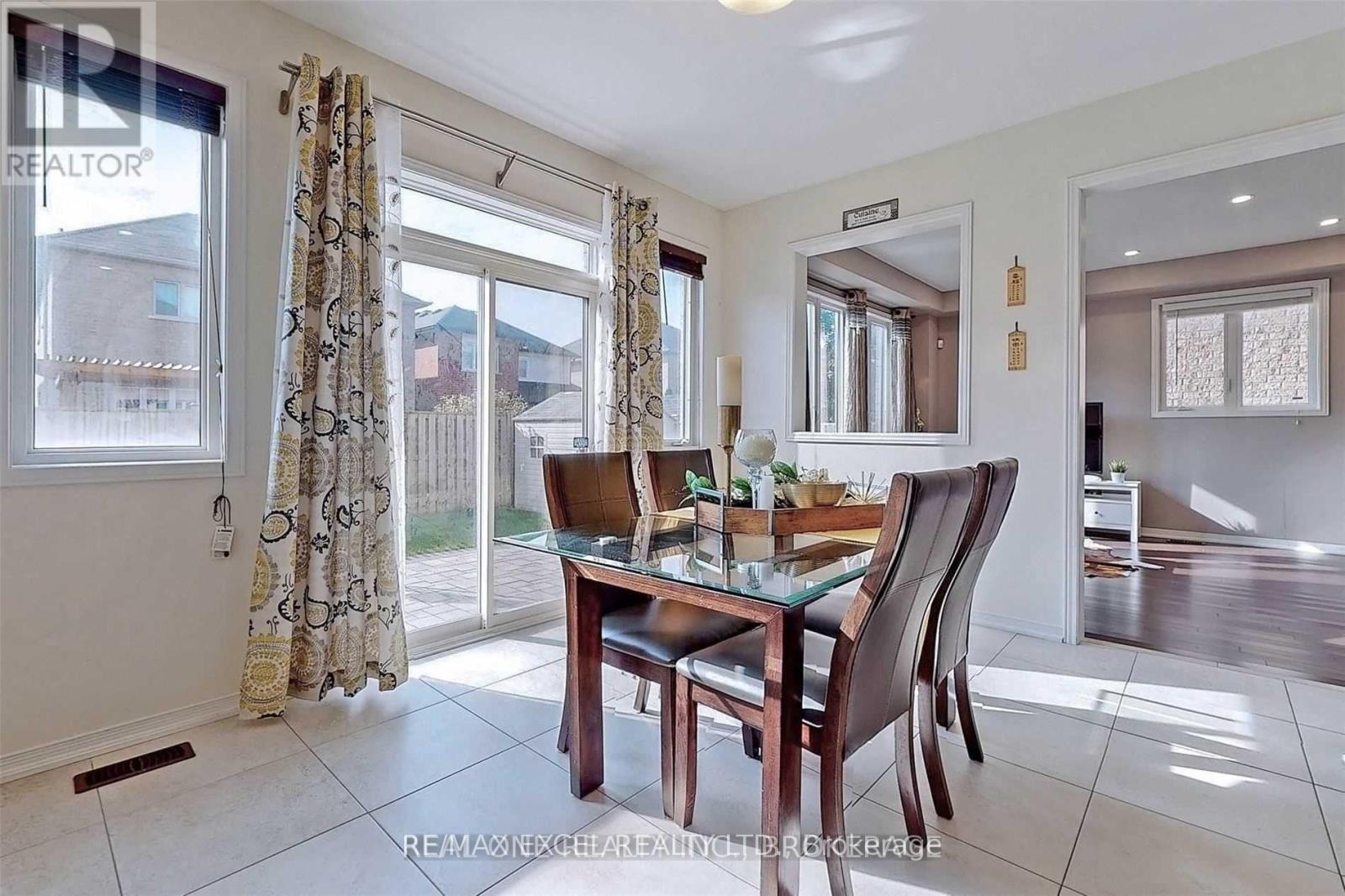 Main - 145 Cabin Trail Crescent, Whitchurch-Stouffville, Ontario  L4A 0S7 - Photo 15 - N12859504