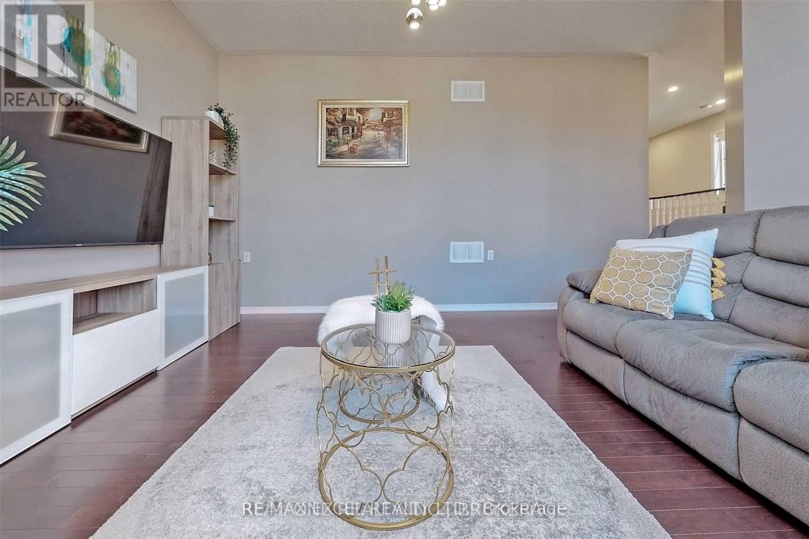 Main - 145 Cabin Trail Crescent, Whitchurch-Stouffville, Ontario  L4A 0S7 - Photo 24 - N12859504