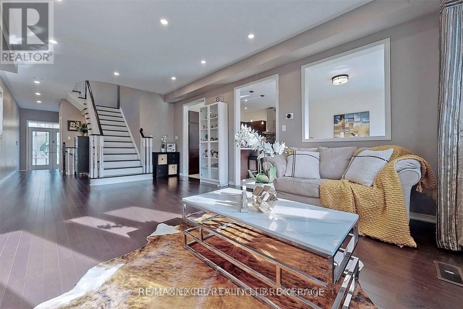 Main - 145 Cabin Trail Crescent, Whitchurch-Stouffville, Ontario  L4A 0S7 - Photo 6 - N12859504