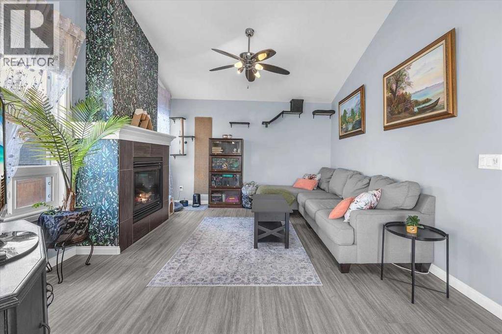 301 Mcleod Crescent, Diamond Valley, Alberta  T0L 2A0 - Photo 9 - A2294836